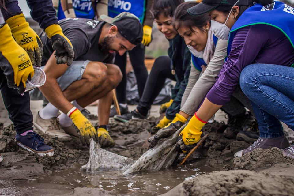 Recogen cuatro toneladas de basura en playas de Magdalena y Chorrillos