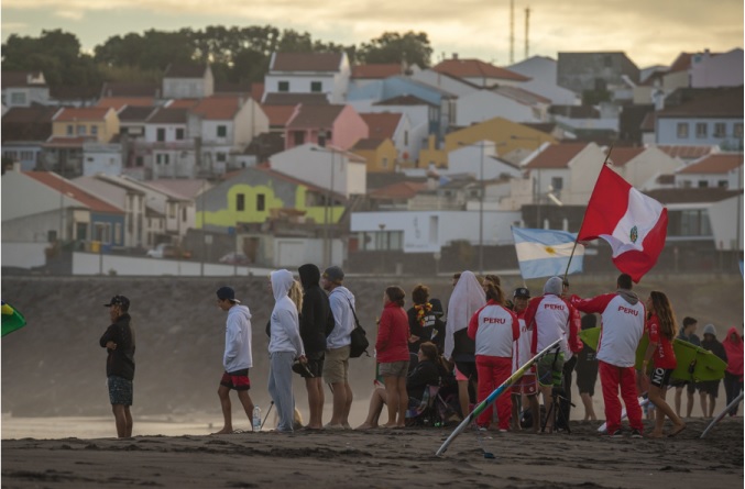 Series de los peruanos en el Mundial Juvenil de surf en Jap&oacute;n