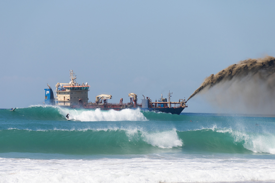 Inversi&oacute;n de $13 millones repone arena y surf en el Gold Coast