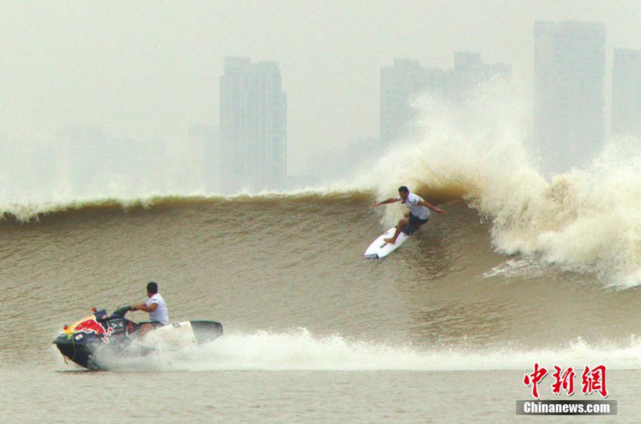 Drag&oacute;n de Plata: As&iacute; se fue el espectacular torneo en la &eacute;pica ola del rio Qiatang (China)