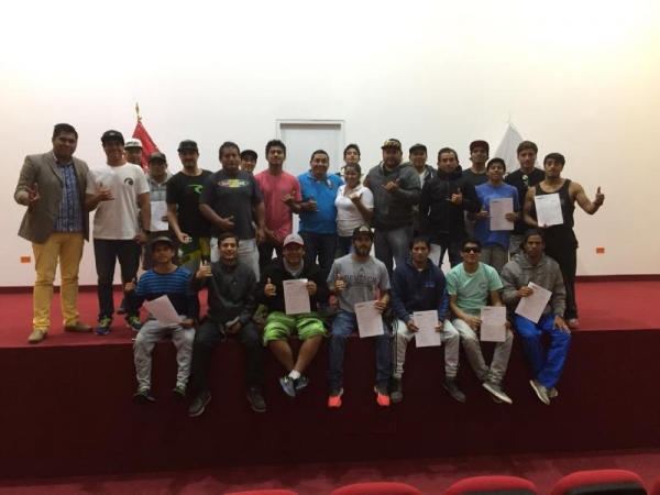 Instructores de surf en Huanchaco fueron capacitados por el IPD