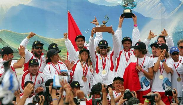 Deportistas del surf peruano ser&aacute;n condecorados con los Laureles Deportivos