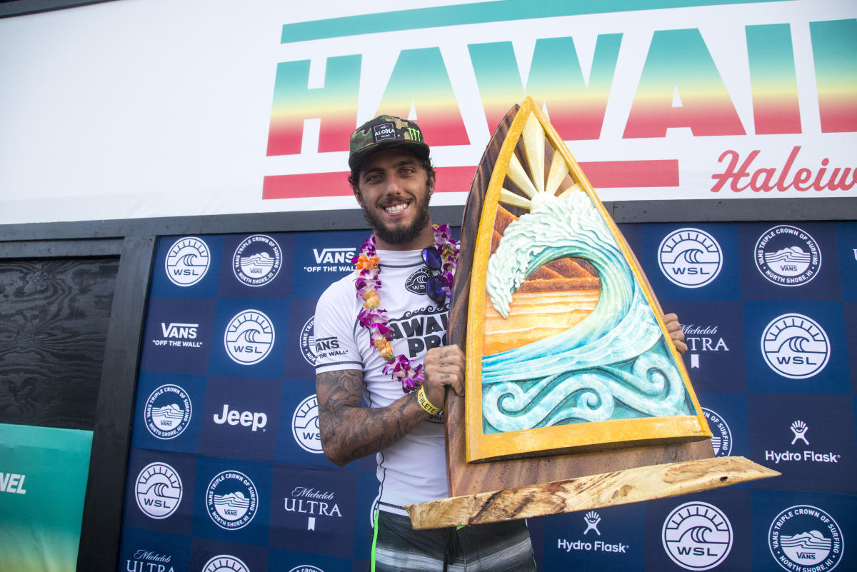 Filipe Toledo domina rivales y abre la Triple Corona Hawaiana con triunfo en Haleiwa