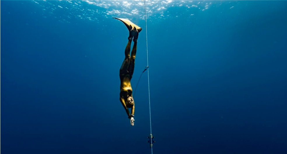 Peruano destaca con dos records en Mundial de Apnea en Honduras