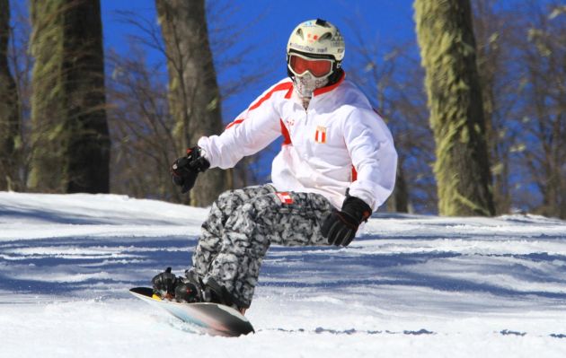 V&iacute;ctor &lsquo;Dito&rsquo; Ch&aacute;vez, el snowboarder peruano de talla mundial