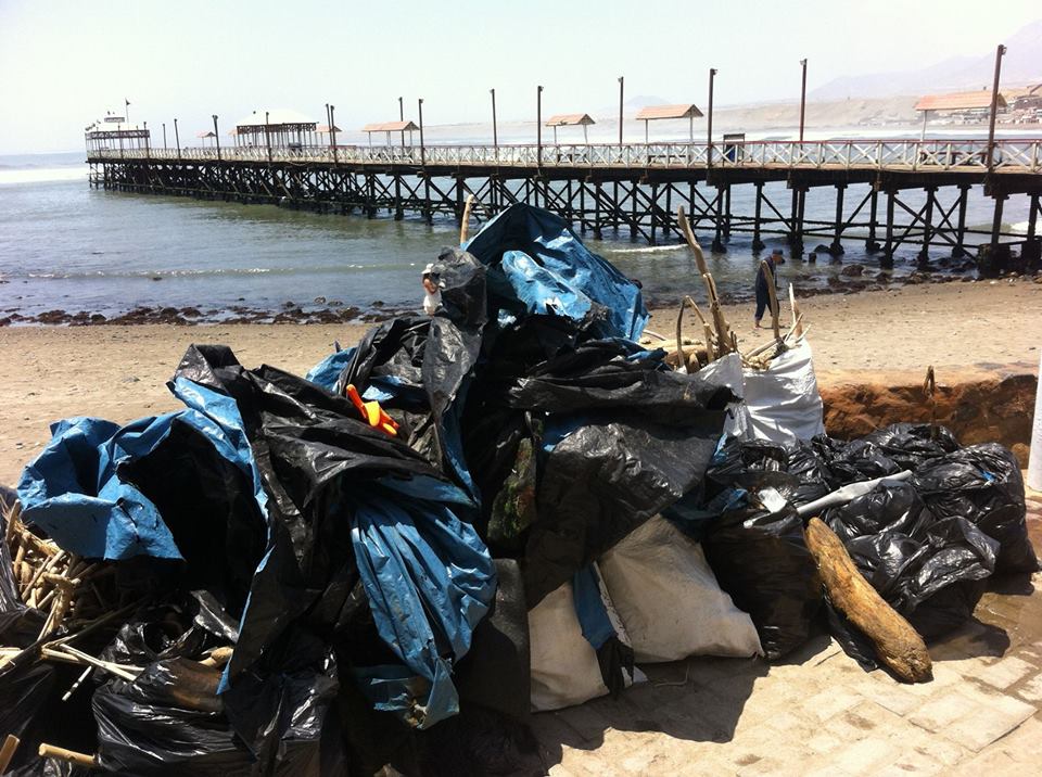 Recogen m&aacute;s de mil kilos de basura en Huanchaco