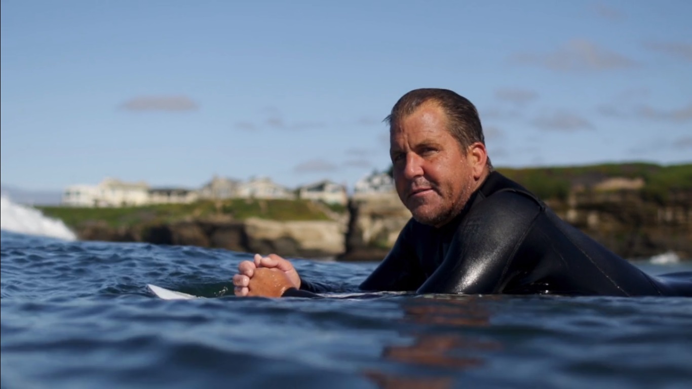 Ex surfista de la elite mundial revela que sufri&oacute; abuso sexual a los 12 a&ntilde;os 