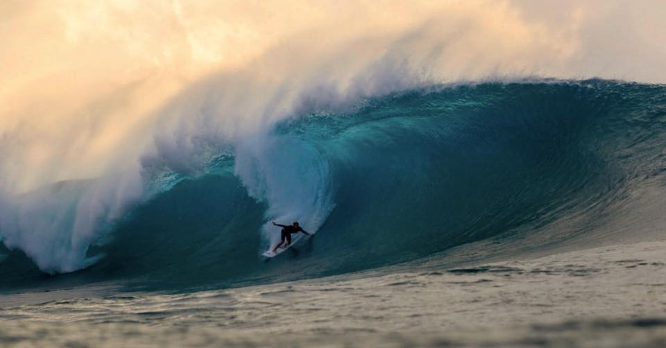 Peruanos consiguen &eacute;pica clasificaci&oacute;n en el Volcom Pipe Pro de Hawaii