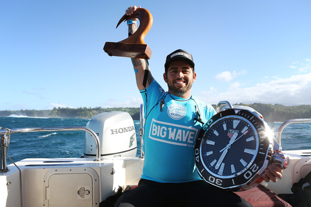 Hawaiano Billy Kemper es el nuevo campe&oacute;n mundial de olas grandes 