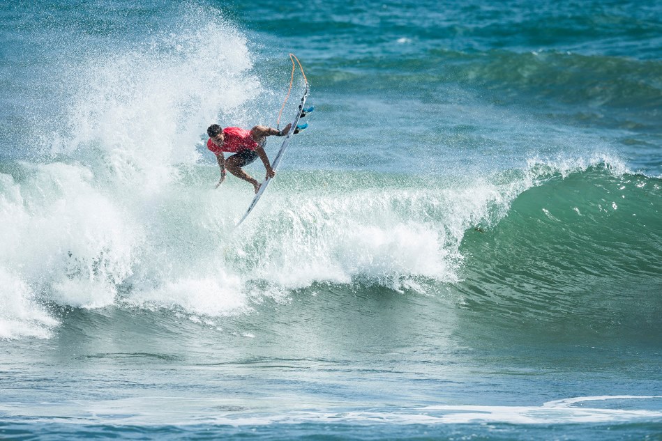 Peruanos se meten a la ronda tres del Martinique Surf Pro 