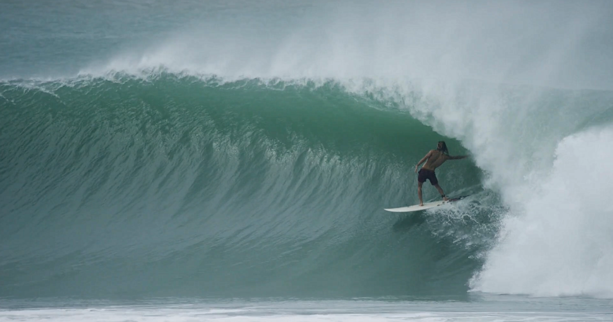 11 minutos de tubazos en Nias