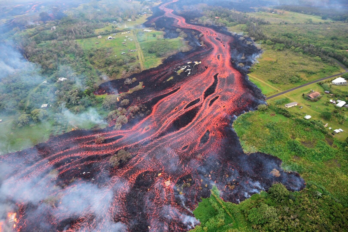 Erupci&oacute;n del volc&aacute;n Kilauea crea su propio clima en Hawaii