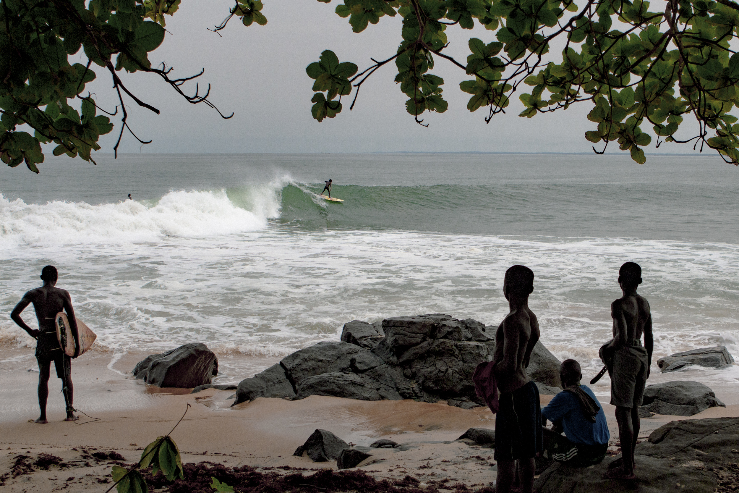 Una película de surf en Liberia con ex niños soldados