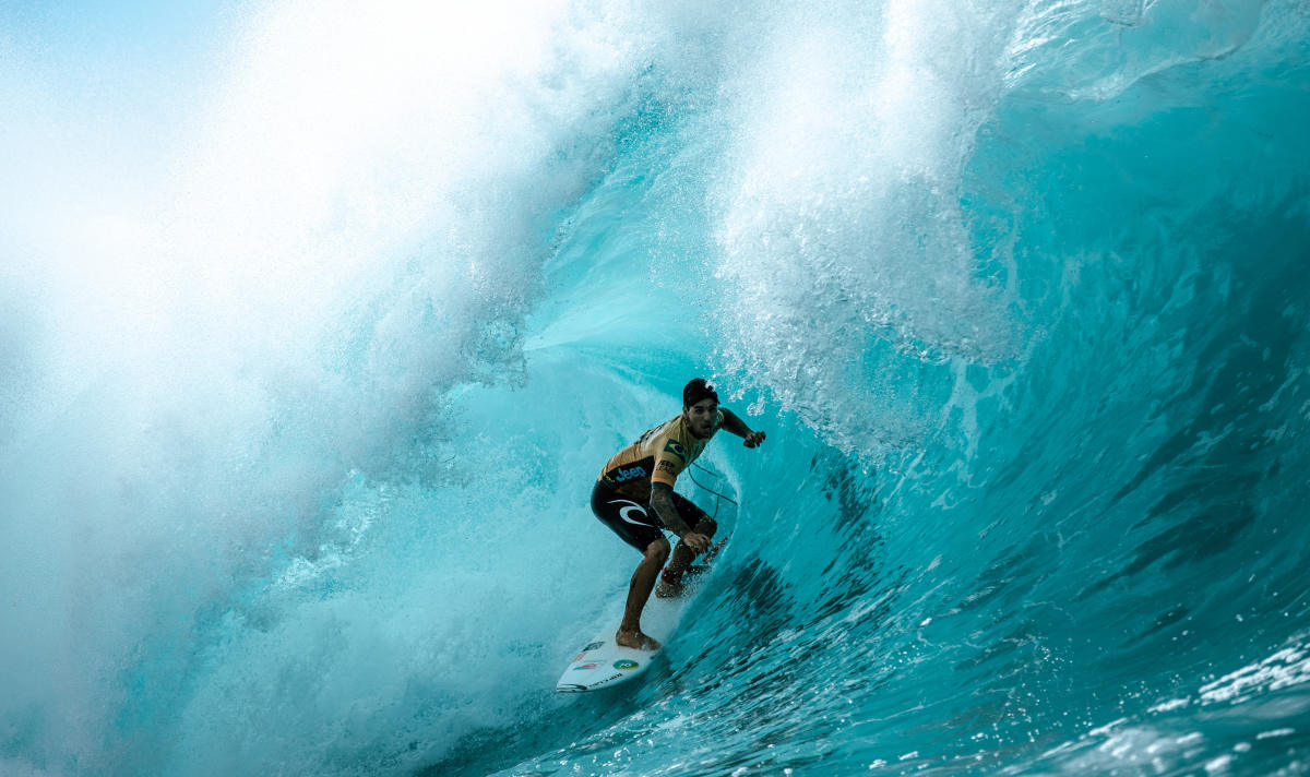Toledo pierde en Pipeline y Medina y Julian Wilson decidir&aacute;n el t&iacute;tulo del mundo 