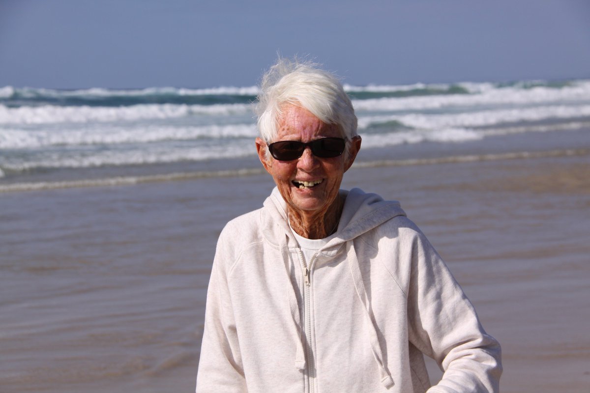 Catalogada como la primera mujer campeona mundial de surf cumple 82 a&ntilde;os 