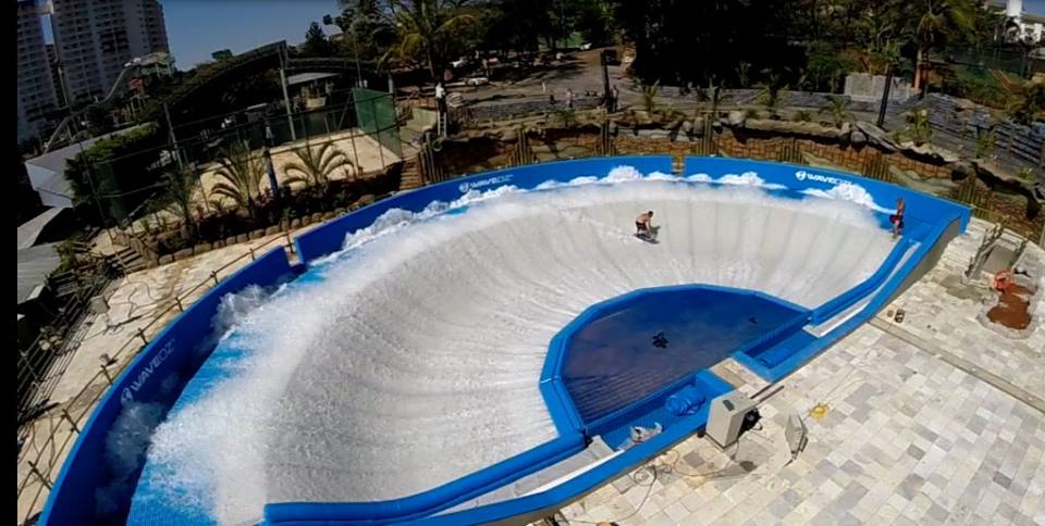 WaveOz: la m&aacute;quina de olas en 180 grados
