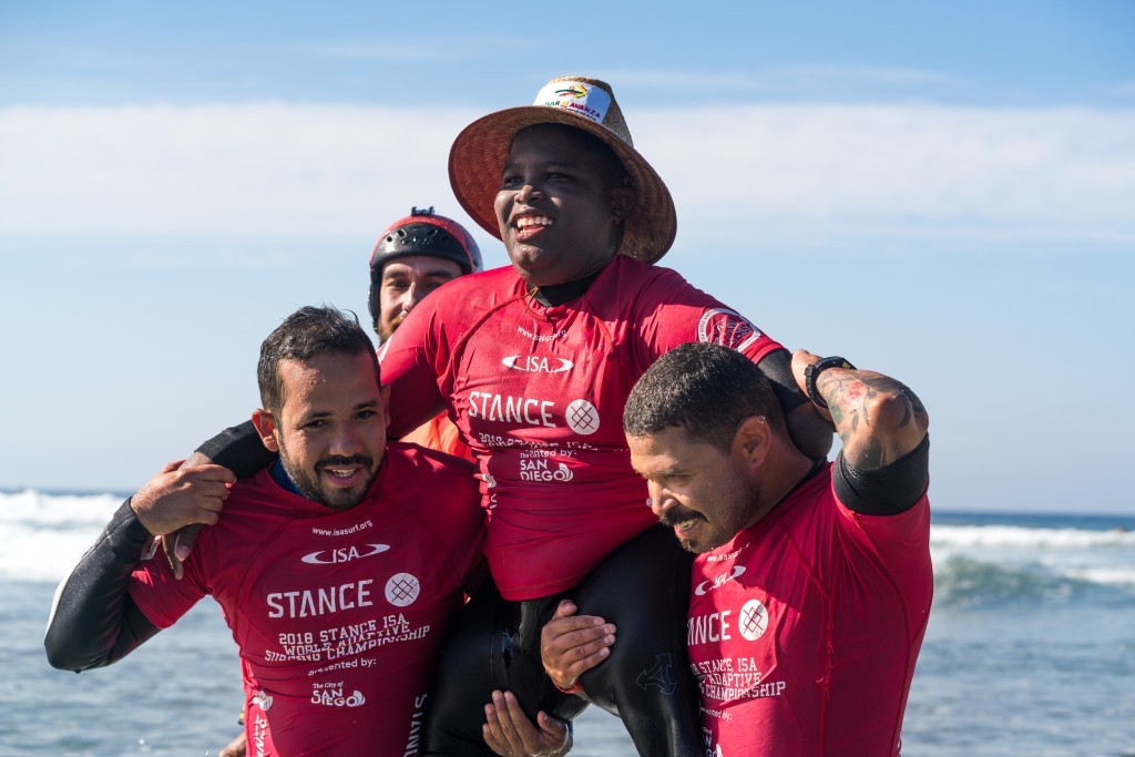 ISA lanza su programa anual de becas para j&oacute;venes surfistas
