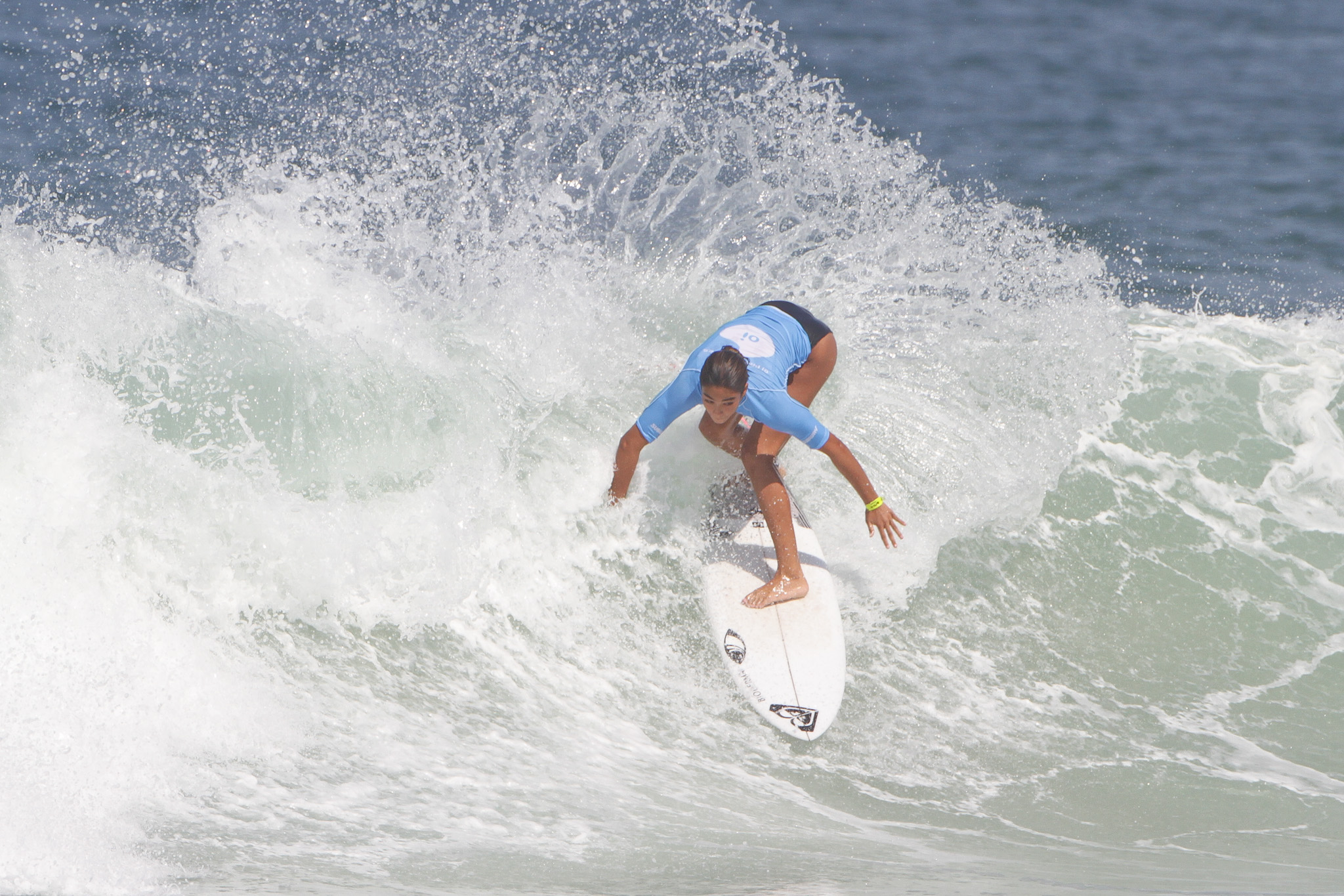 Peruanos van por el podio en el Pro Junior y Longboard Pro de Brasil
