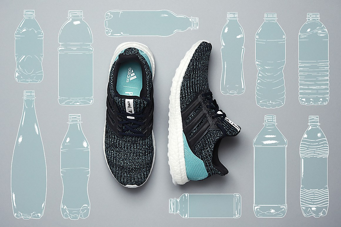 Zapatillas fabricadas con botellas de pl&aacute;stico. Hoy en d&iacute;a es un hecho
