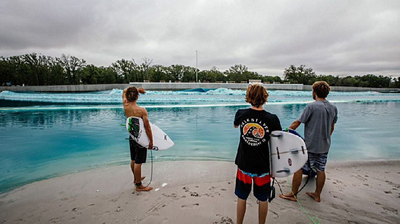 Texas: Preocupaci&oacute;n en Waco por muerte de otro surfista en piscina de olas