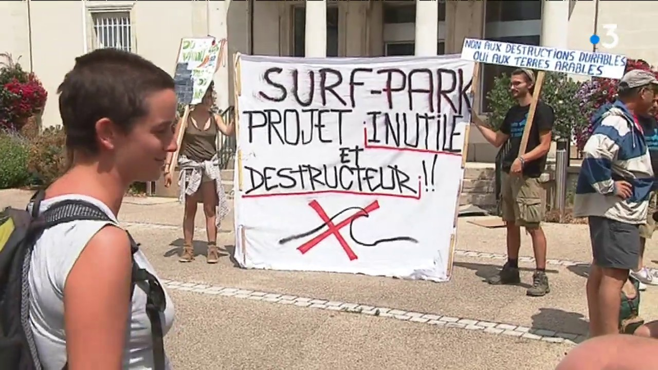 Proyecto de piscina de olas en Francia crea tensi&oacute;n en la comunidad local