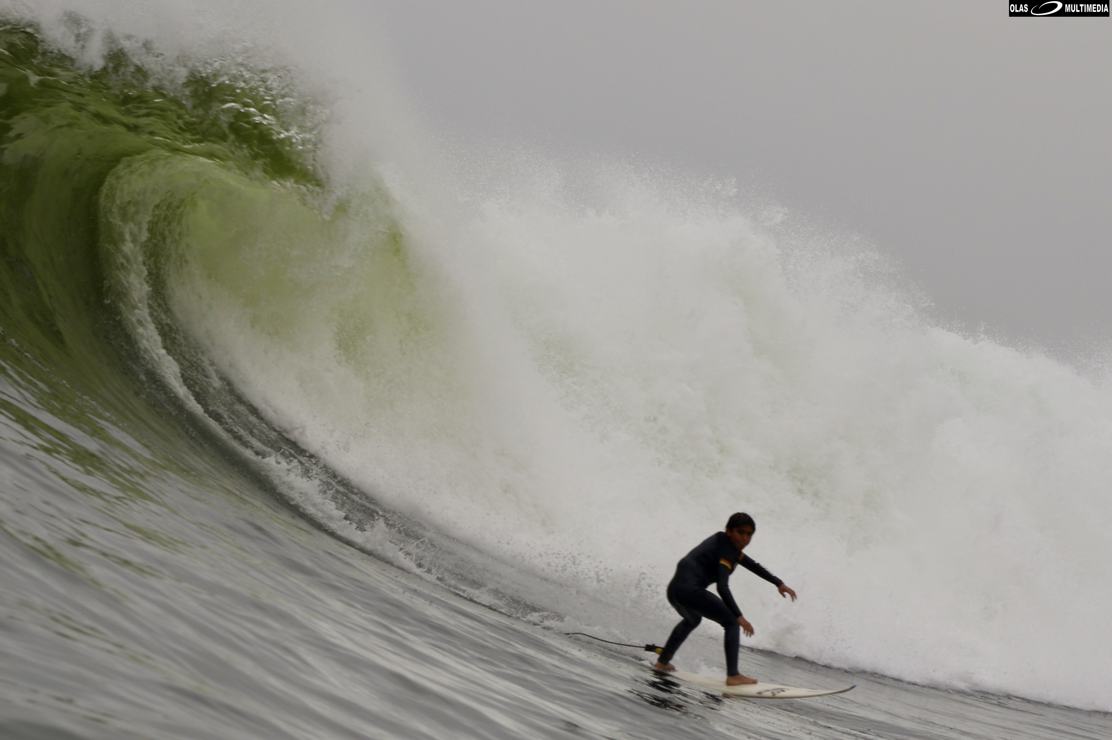 Locales de olas grandes en San Bartolo sorprenden con solo 11 años de edad dominando Peñascal 