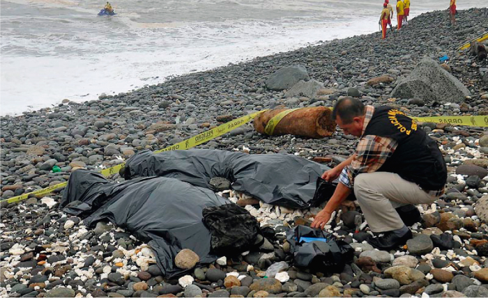 Cuatro soldados peruanos mueren durante entrenamiento en playa Marbella 
