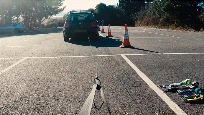 Industria: &iquest;Cu&aacute;nto puede soportar un leash cuando es jalado por un auto? 
