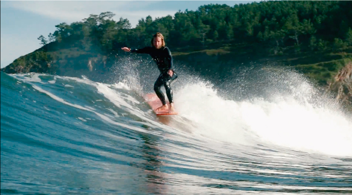 Alive / Alive - &iquest;C&oacute;mo es ser un n&oacute;mada que vive para surfear?