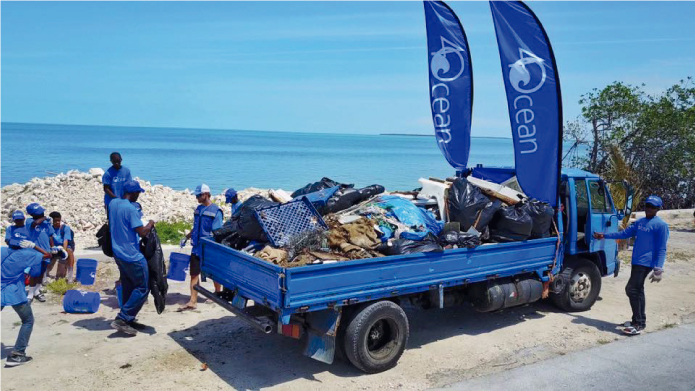 La genial idea de dos surfistas para limpiar los oc&eacute;anos que hoy es campa&ntilde;a global 