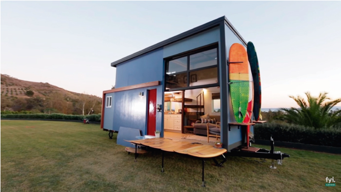 Haciendo una casa con tablas de surf recicladas 