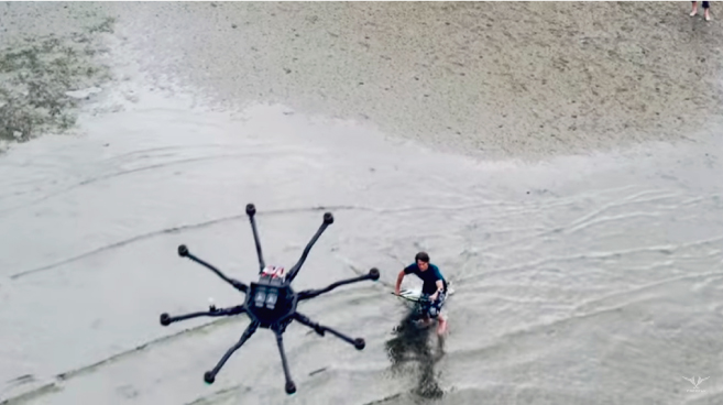 Dronesurfing, el nuevo surf con drones 
