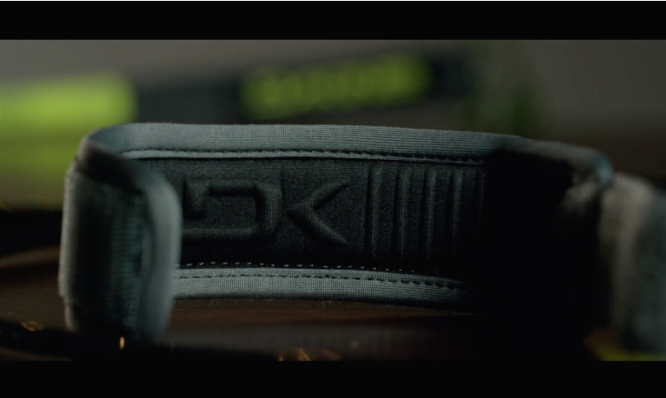 INDUSTRIA: Dakine innova con su nuevo leash para olas grandes  