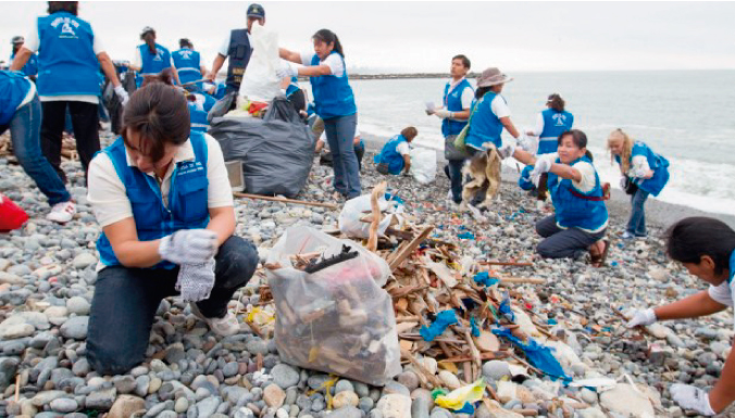 Casi 800 kilos de basura se recolectaron el &uacute;ltimo fin de semana en playa de Lur&iacute;n
