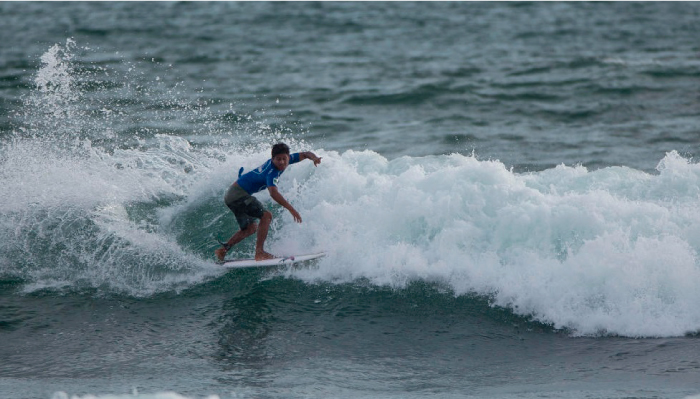 Juninho Urcia &uacute;nico representante hispano con vida en el Carver Pro

