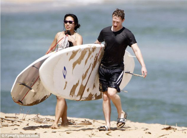 El &uacute;ltimo roche de Mark Zuckerberg con sus vecinos de Hawaii  
