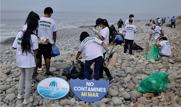 M&aacute;s de 2 toneladas de basura fueron  recogidas en playas de la Costa Verde 
