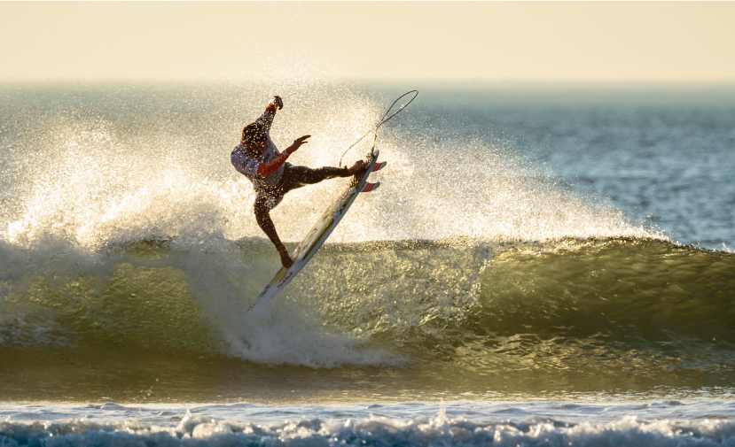 Cristobal De Col a tercera ronda en el Mundial de Surf 