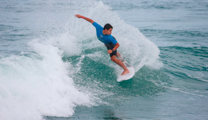 Lucca Mesinas dentro de los mejores nueve riders del Pro Anglet (etapa WQS)