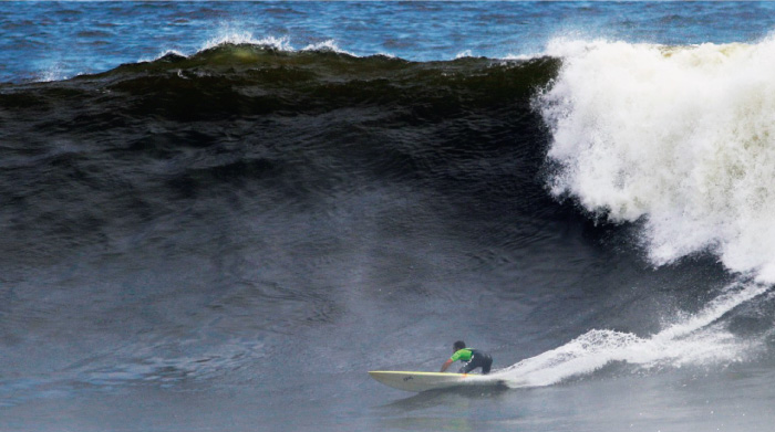 Con esta bomba Tamil Martino se llev&oacute; el &ldquo;Expression Session&rdquo; del Big Wave Grom Attack  
