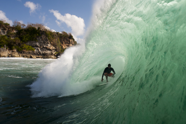 Alvaro Malpartida entre los mejores surfers del mundo.