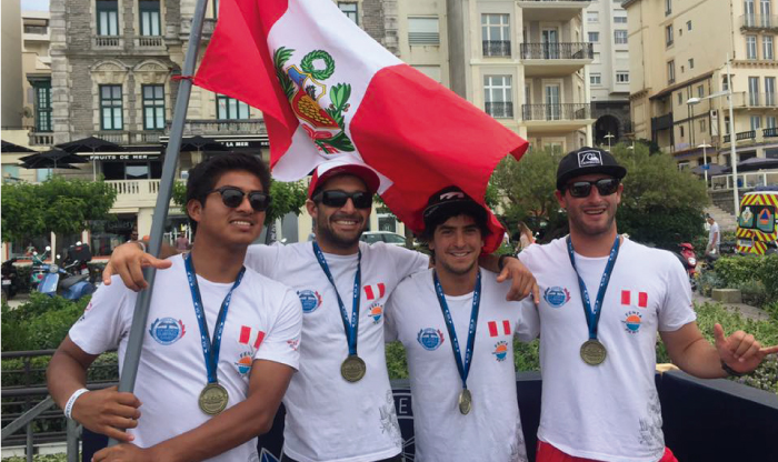 Medalla de Bronce para el equipo peruano en el Aloha Cup del ISA World Surfing Games 
