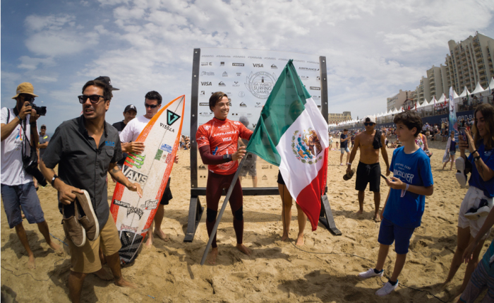 Mexicano Jhony Corzo es el nuevo campe&oacute;n mundial de surf 2017
