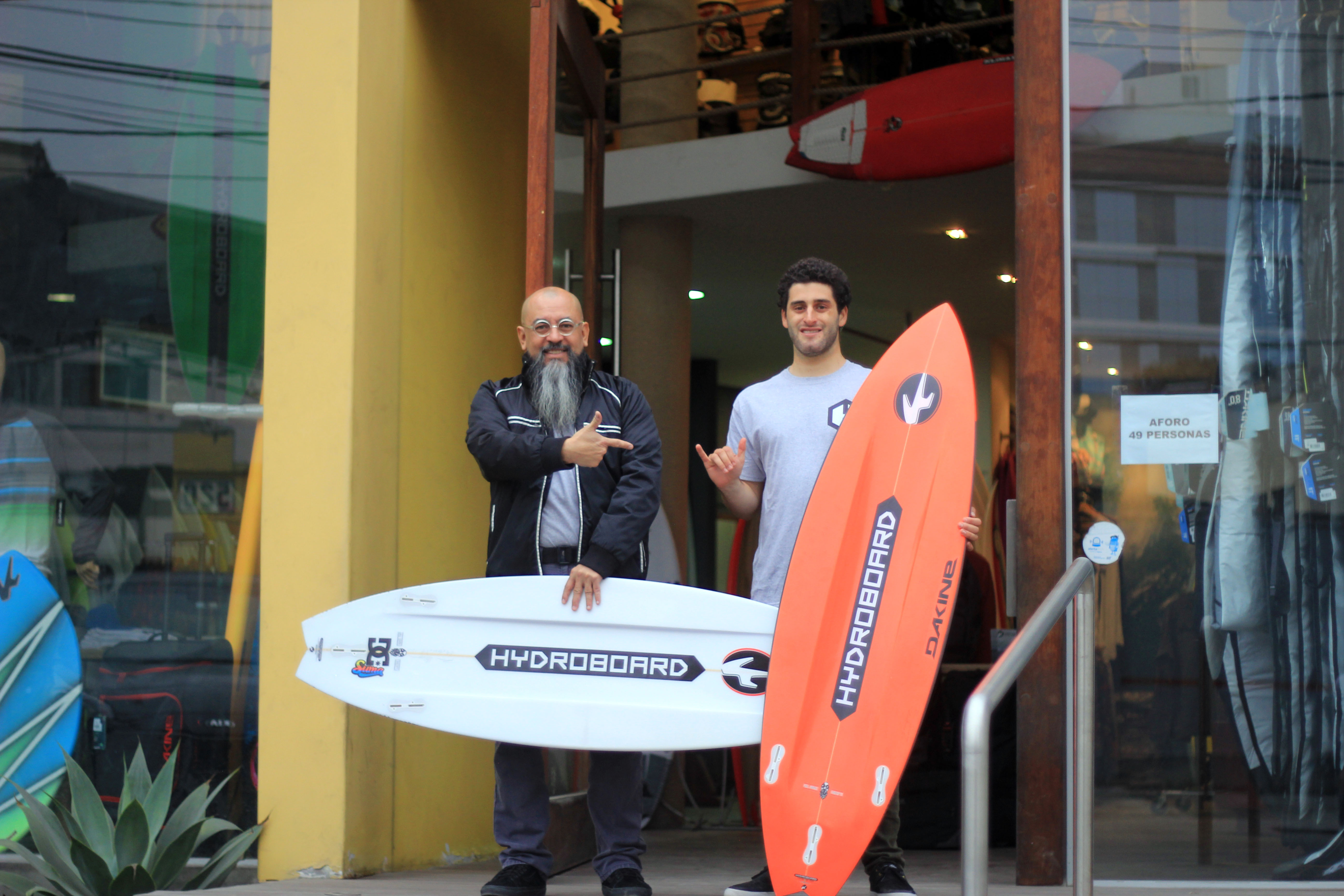 Sebasti&aacute;n Correa te explica las bondades de sus Hydroboard
