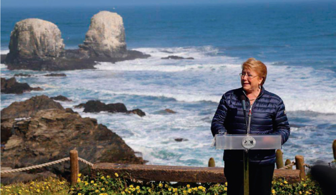 Chile firma proyecto de ley para prohibir el uso de bolsas pl&aacute;sticas en sus costas