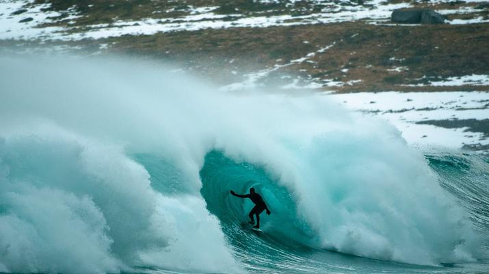 Surf en Noruega, redescubriendo un para&iacute;so g&eacute;lido