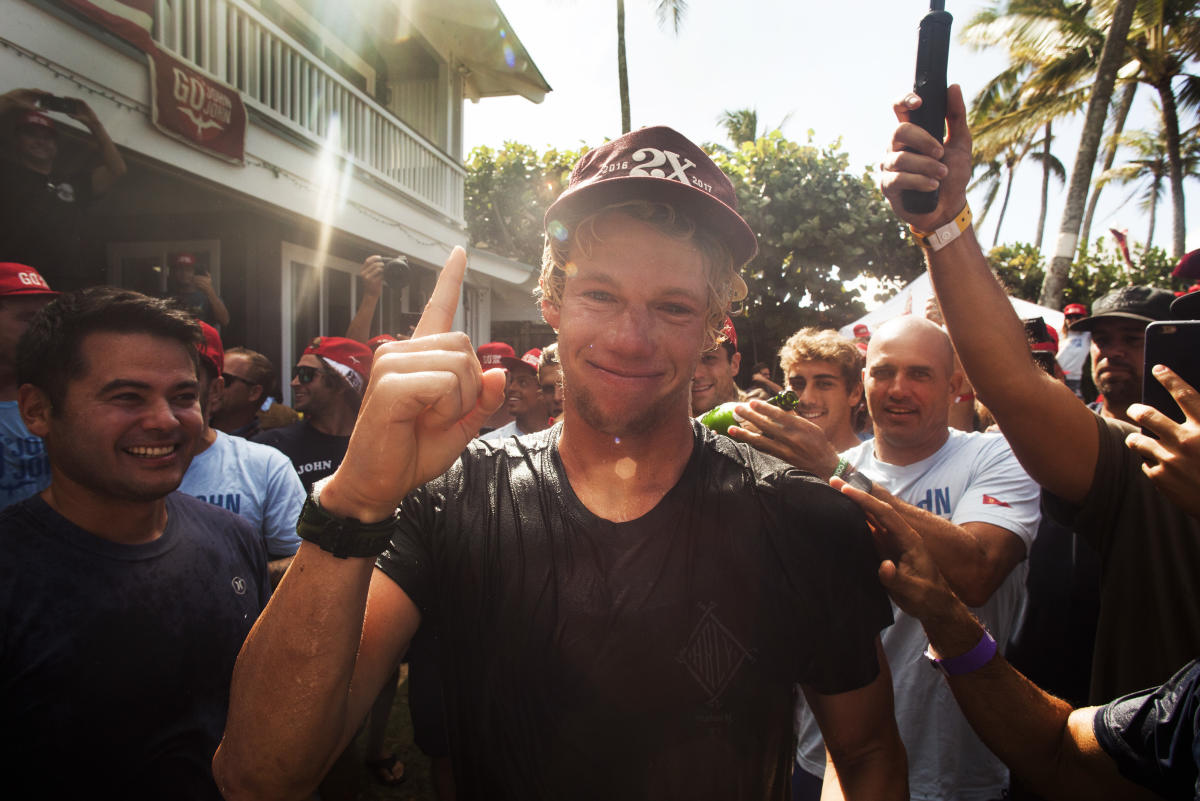 John John Florence bicampe&oacute;n mundial de surf  