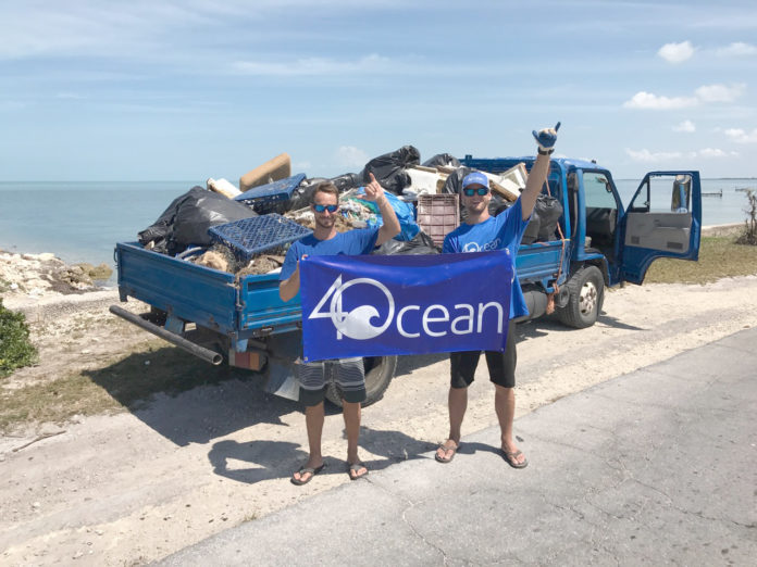 La genial idea de dos surfistas para limpiar los oc&eacute;anos que hoy es campa&ntilde;a global 