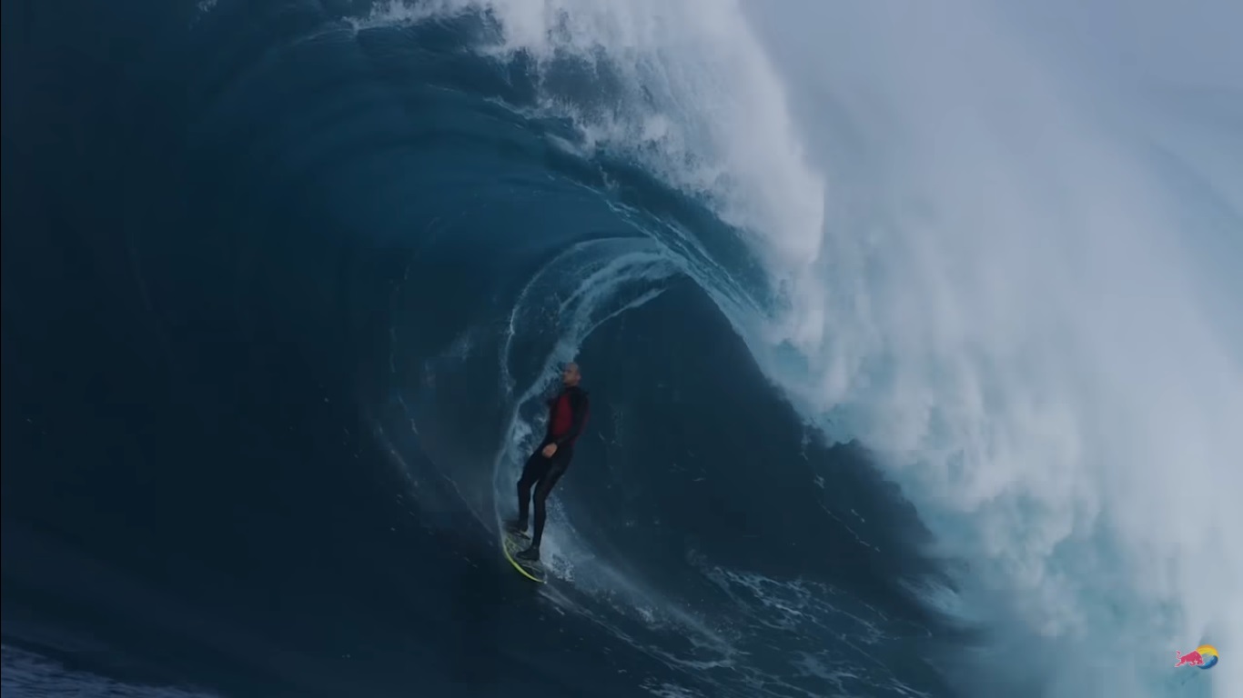 [VIDEO] As&iacute; es una sesi&oacute;n de surf en The Right entre toneladas de agua