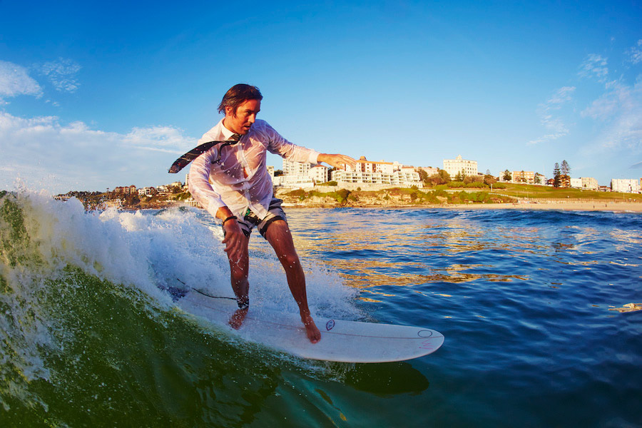 El surf usado como herramienta para mejorar la salud mental 